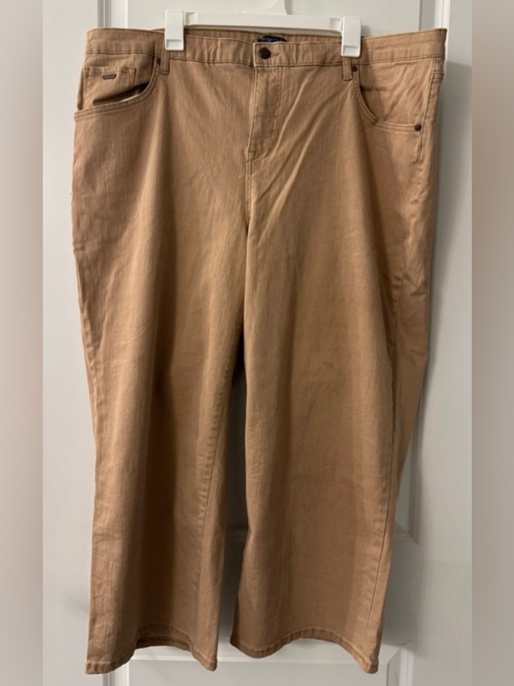 #1962 - Isaac Mizrahi Live! True Denim Cropped Color Wash Jean Cappuccino Tan